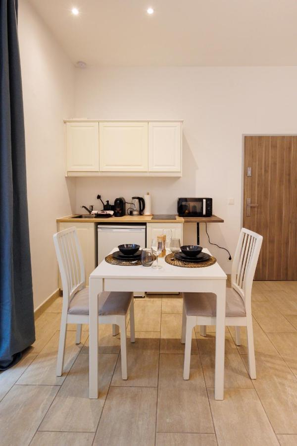 Cozy Market-Square Retreat Located In The Heart Of The 10Th District Вена Экстерьер фото