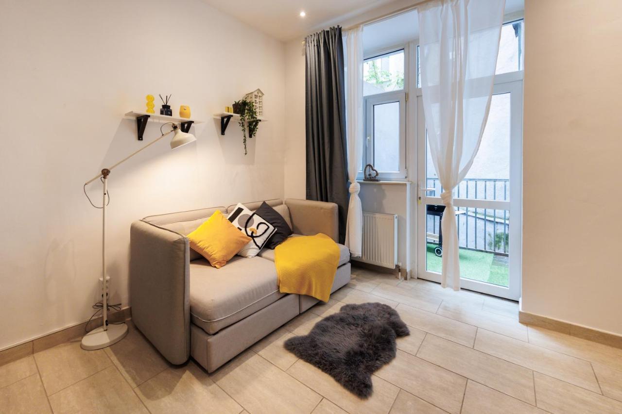 Cozy Market-Square Retreat Located In The Heart Of The 10Th District Вена Экстерьер фото